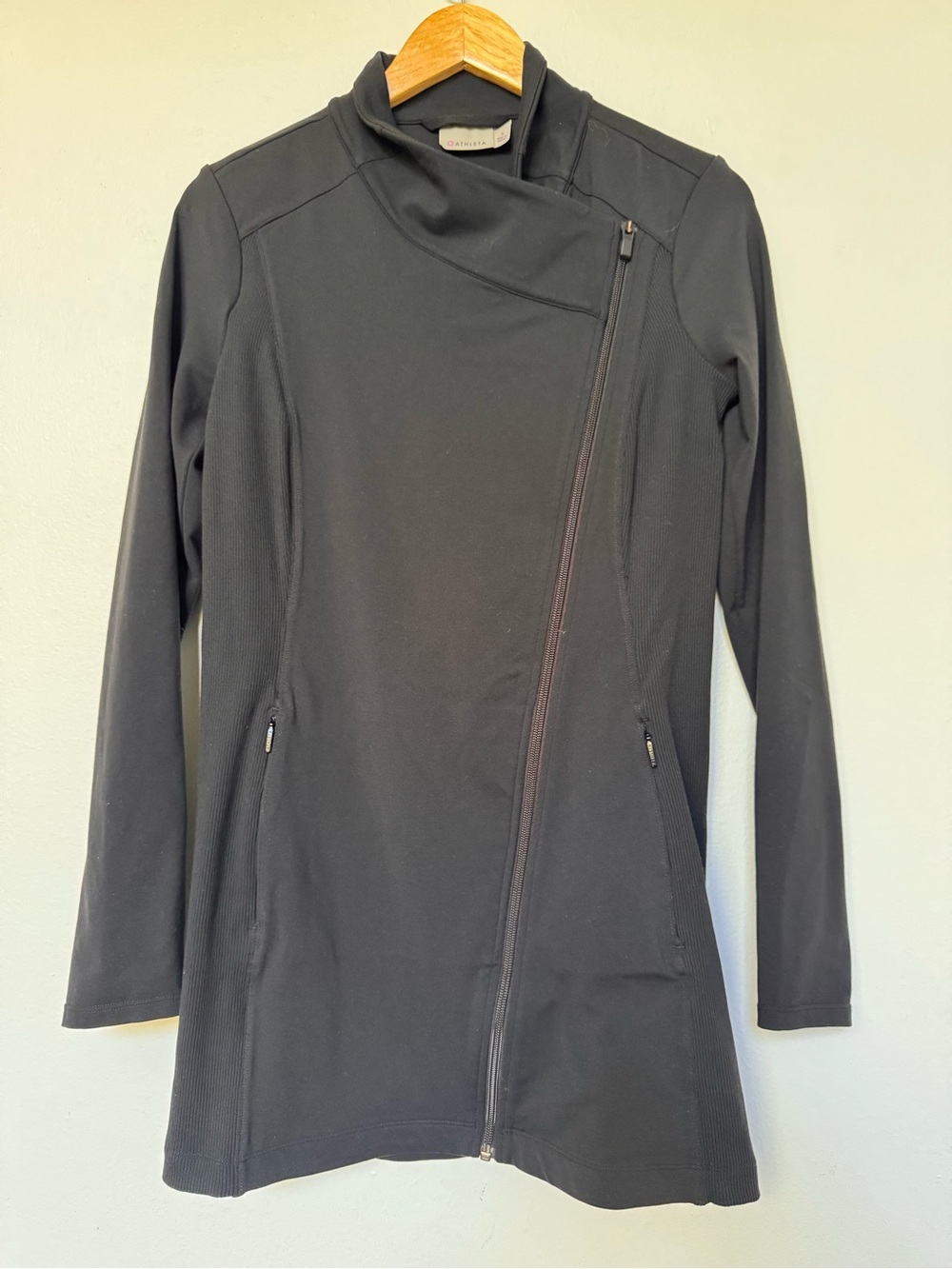 Athleta Black Asymmetric Zip Long Sleeve Jacket Hip Length Size Small EUC